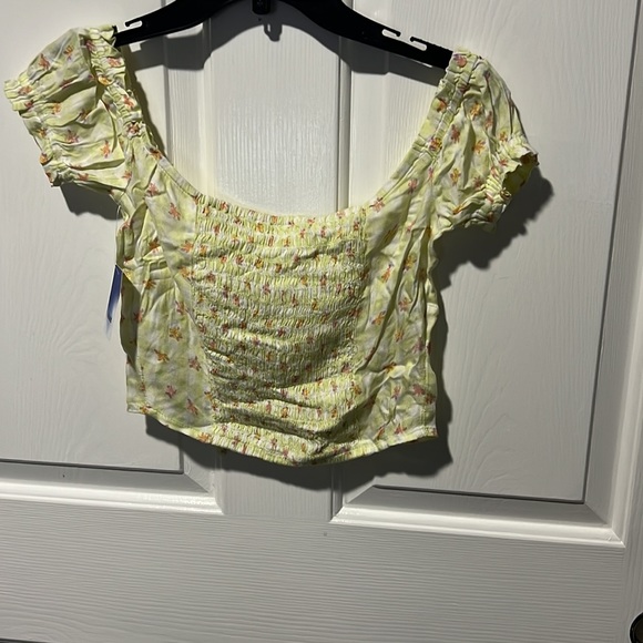 Abound Floral Green Crop Top ...MSRP $25 - Picture 4 of 4